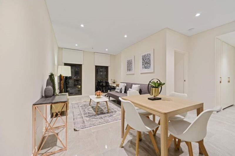 Apartment Stylish In The Heart Of Darling Harbour